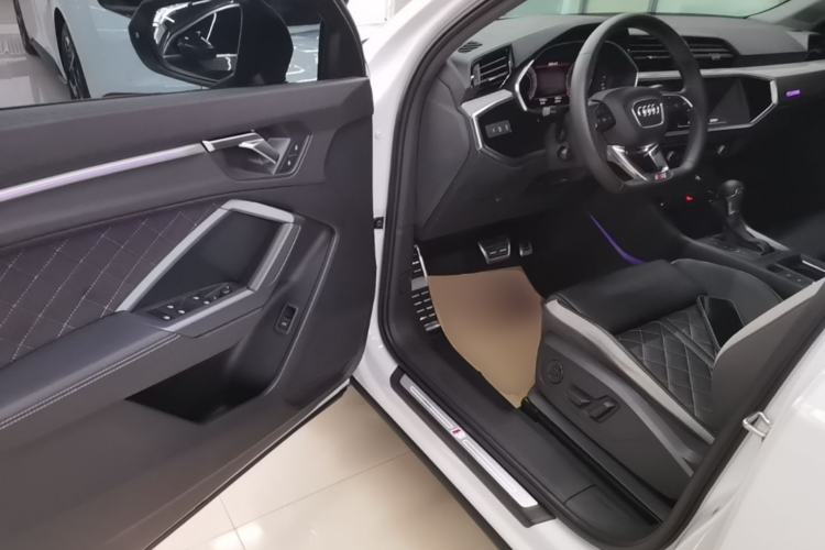 Used Audi Q3 Sportback 2024 40 TFSI Fashion Version Driver Seat