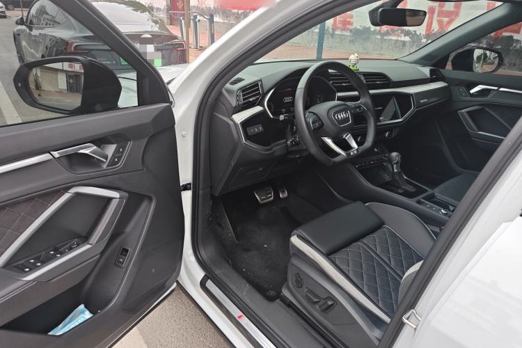 Used Audi Q3 Sportback 2024 40 TFSI Fashion Version Driver Seat