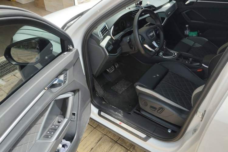 Used Audi Q3 Sportback 2024 40 TFSI Fashion Version Driver Seat
