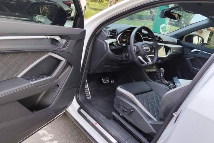 Used Audi Q3 Sportback 2024 40 TFSI Fashion Version Driver Seat