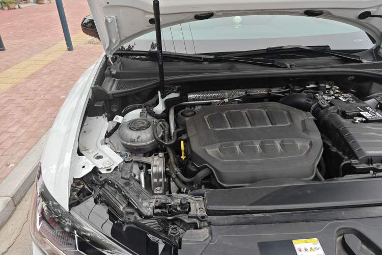 Used Audi Q3 Sportback 2024 40 TFSI Fashion Version Engine Bay Right