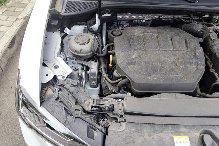 Used Audi Q3 Sportback 2024 40 TFSI Fashion Version Engine Bay Right