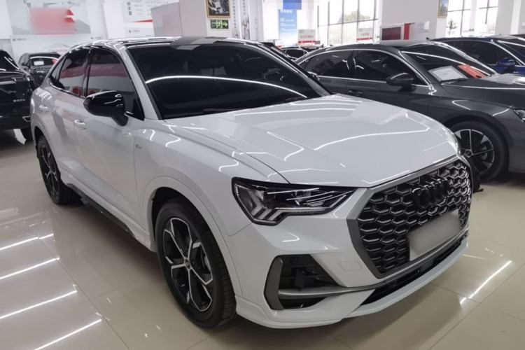 Used Audi Q3 Sportback 2024 40 TFSI Fashion Version Front Right 45 Deg