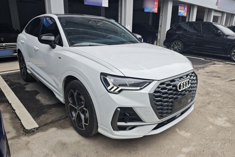 Used Audi Q3 Sportback 2024 40 TFSI Fashion Version Front Right 45 Deg