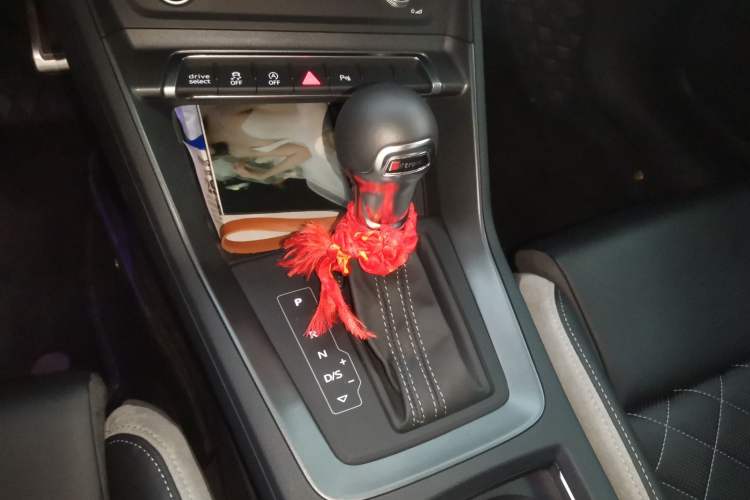 Used Audi Q3 Sportback 2024 40 TFSI Fashion Version Gear Lever