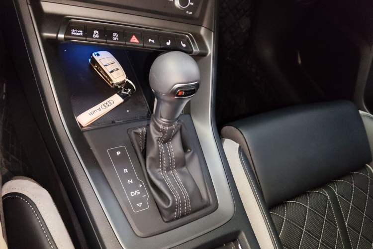 Used Audi Q3 Sportback 2024 40 TFSI Fashion Version Gear Lever
