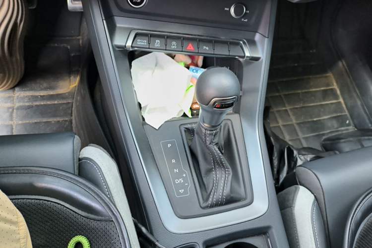 Used Audi Q3 Sportback 2024 40 TFSI Fashion Version Gear Lever