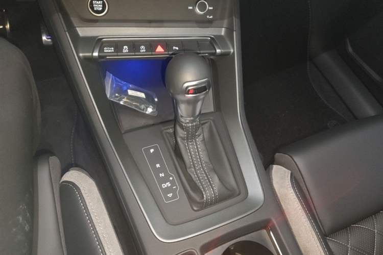 Used Audi Q3 Sportback 2024 40 TFSI Fashion Version Gear Lever