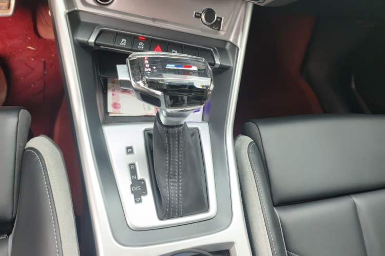 Used Audi Q3 Sportback 2024 35 TFSI Progressive Edition Gear Lever