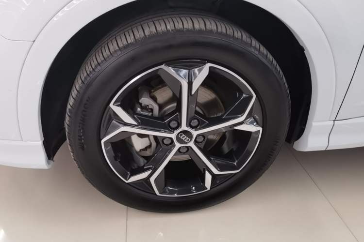 Used Audi Q3 Sportback 2024 40 TFSI Fashion Version Left Front Wheel Hub