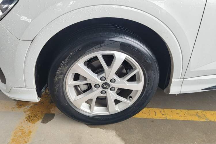 Used Audi Q3 Sportback 2024 35 TFSI Progressive Edition Left Front Wheel Hub