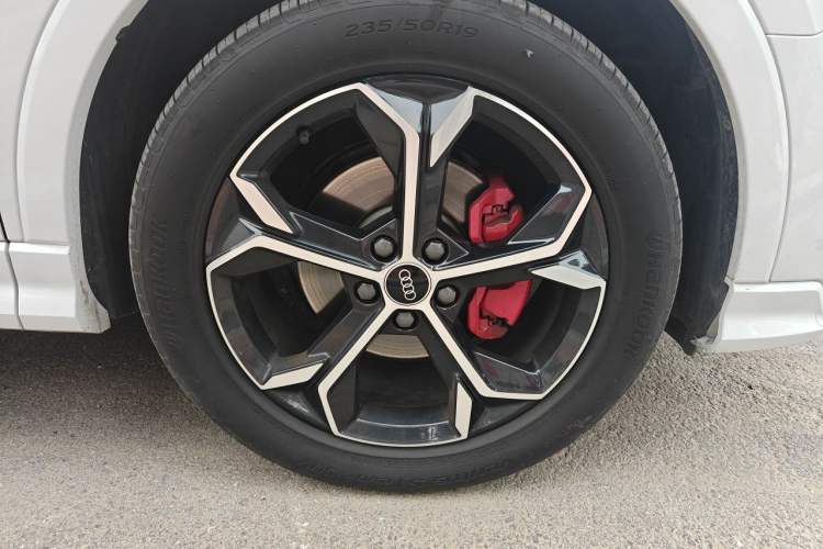 Used Audi Q3 Sportback 2024 40 TFSI Fashion Version Right Front Wheel Hub
