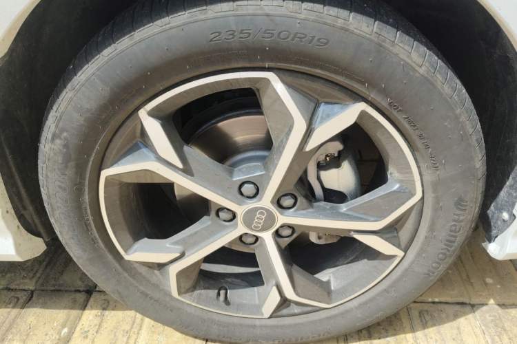 Used Audi Q3 Sportback 2024 40 TFSI Fashion Version Right Front Wheel Hub