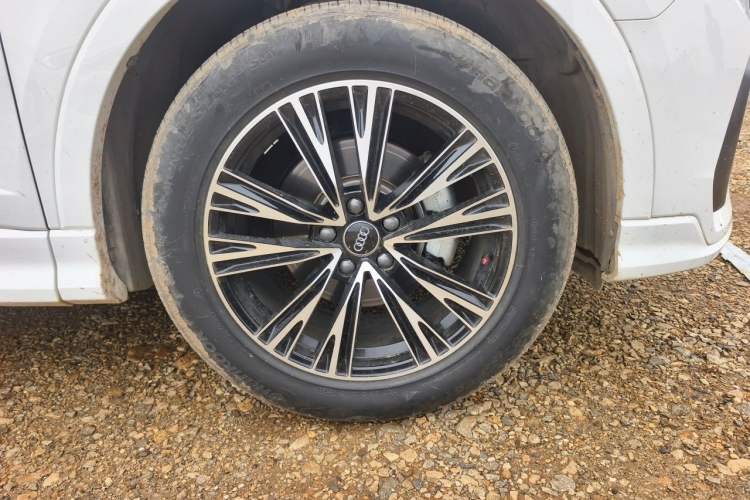 Used Audi Q3 Sportback 2024 35 TFSI Progressive Edition Right Front Wheel Hub