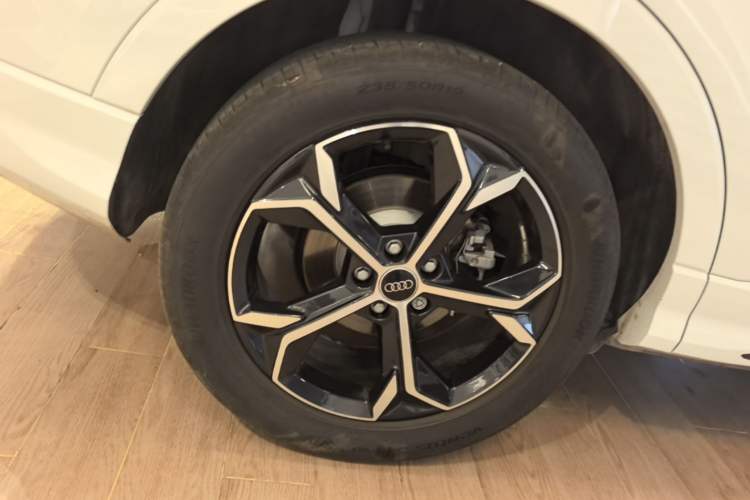 Used Audi Q3 Sportback 2024 40 TFSI Fashion Version Right Rear Wheel Hub