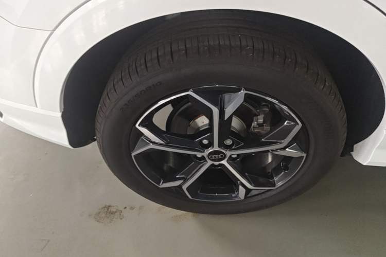 Used Audi Q3 Sportback 2024 40 TFSI Fashion Version Right Rear Wheel Hub