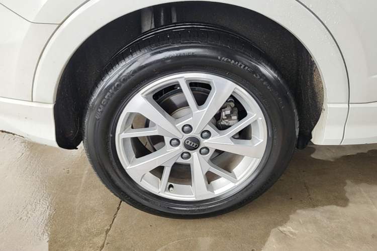 Used Audi Q3 Sportback 2024 35 TFSI Progressive Edition Right Rear Wheel Hub