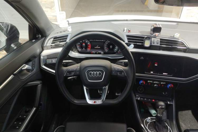 Used Audi Q3 Sportback 2024 40 TFSI Fashion Version Steering Wheel