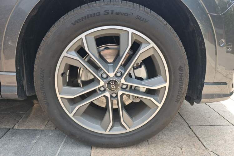 Used Audi Q3 Sportback 2025 quattro 45th Anniversary Edition 40TFSI Fashion Version Right Front Wheel Hub