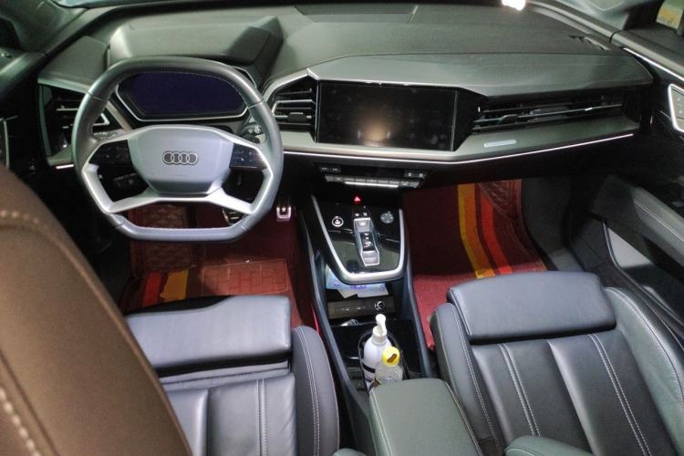Used Audi Q4 e-tron 2022 40 e-tron Adventure Edition Center Console