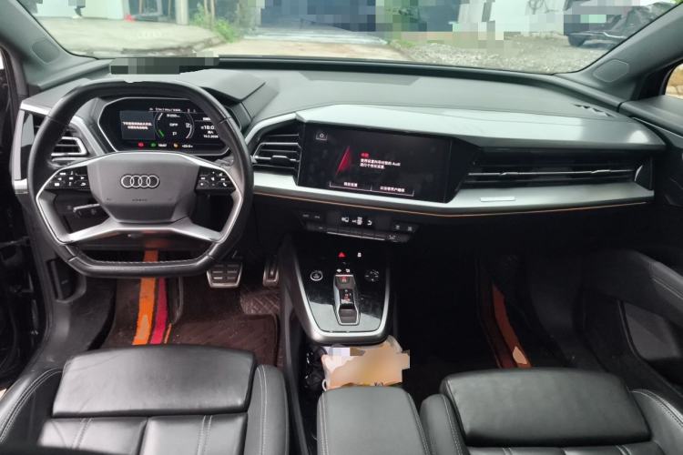 Used Audi Q4 e-tron 2022 40 e-tron Adventure Edition Center Console
