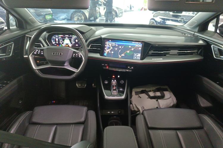 Used Audi Q4 e-tron 2022 40 e-tron Adventure Edition Center Console