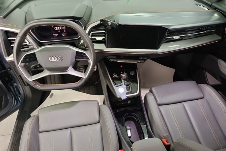 Used Audi Q4 e-tron 2022 40 e-tron Adventure Edition Center Console