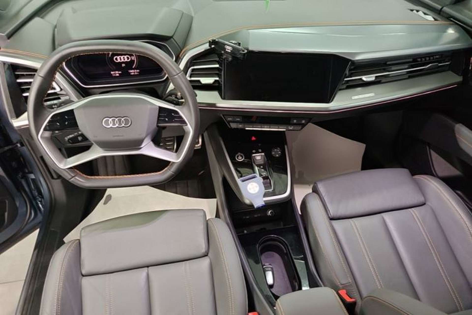 Used Audi Q4 e-tron 2022 40 e-tron Adventure Edition Center Console
