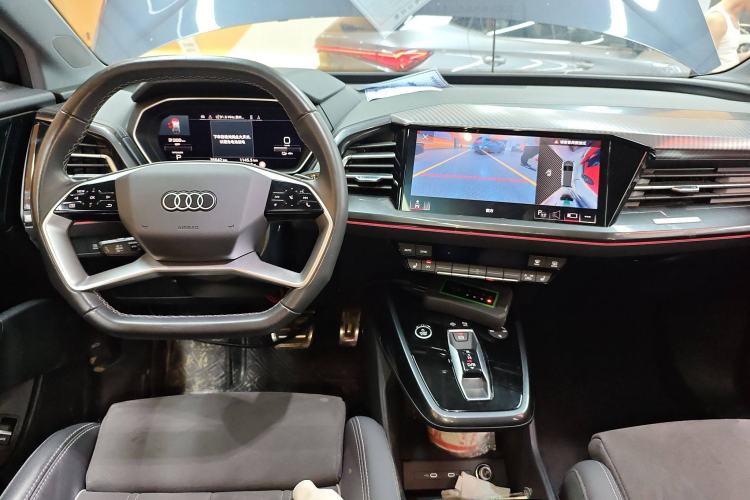 Used Audi Q4 e-tron 2022 40 e-tron First Edition Center Console