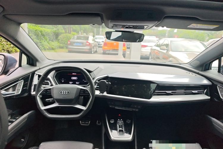 Used Audi Q4 e-tron 2022 40 e-tron Adventure Edition Center Console