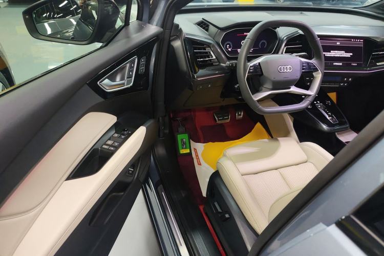 Used Audi Q4 e-tron 2022 40 e-tron Boundary Edition Driver Seat
