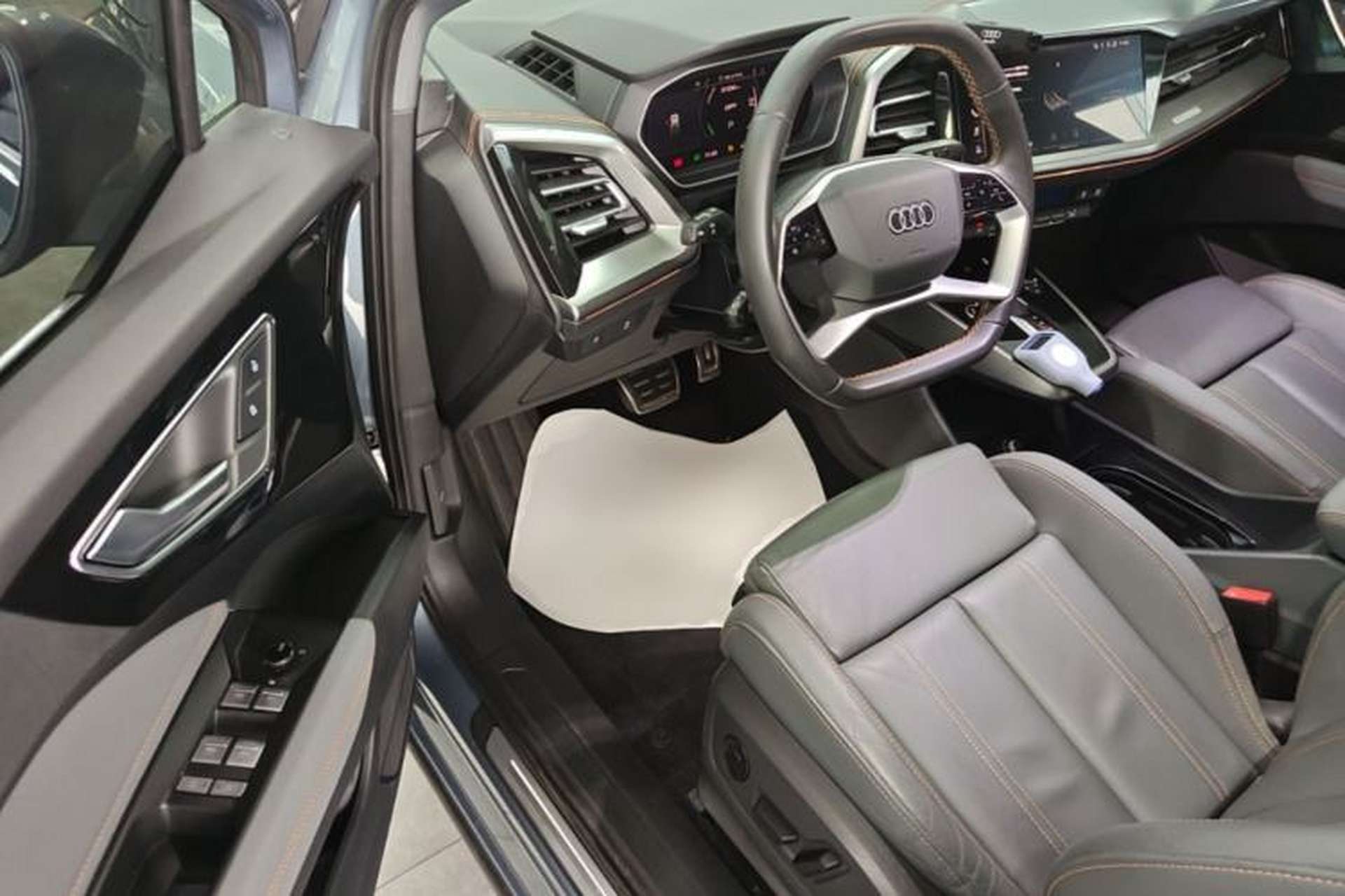 Used Audi Q4 e-tron 2022 40 e-tron Adventure Edition Driver Seat