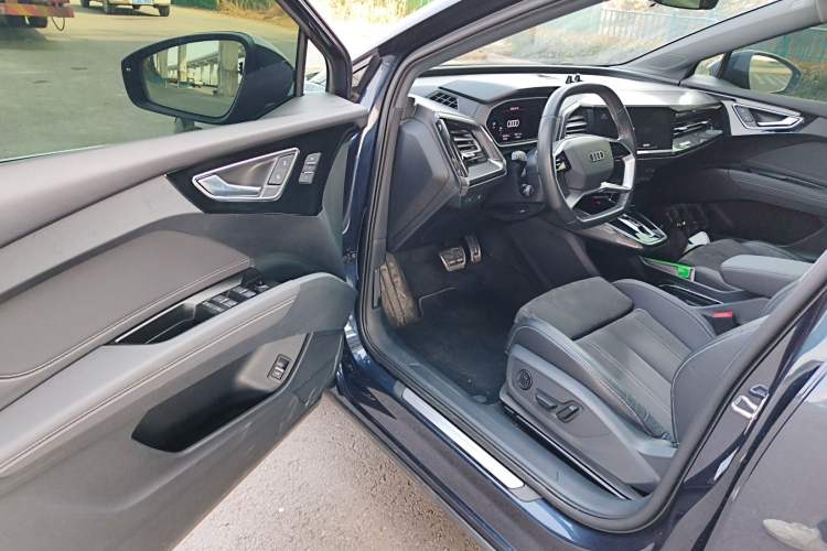 Used Audi Q4 e-tron 2022 40 e-tron Boundary Edition Driver Seat