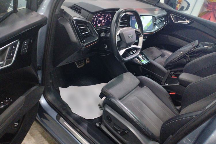 Used Audi Q4 e-tron 2022 50 e-tron quattro Visionary Edition Driver Seat