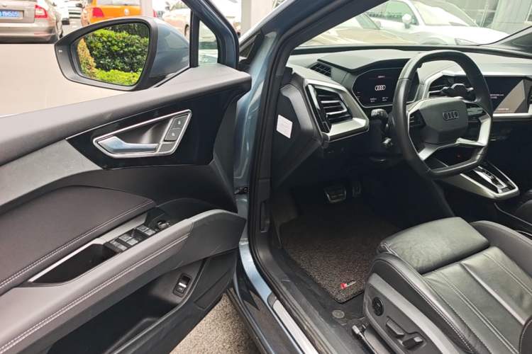 Used Audi Q4 e-tron 2022 40 e-tron Adventure Edition Driver Seat