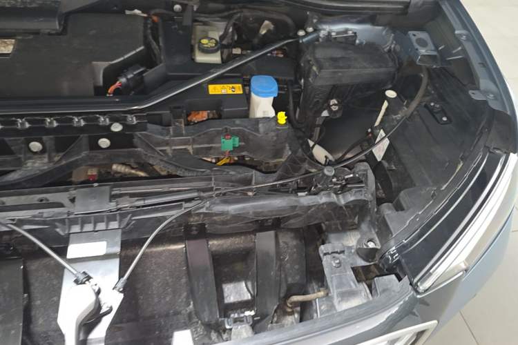 Used Audi Q4 e-tron 2022 50 e-tron quattro Visionary Edition Engine Bay Left