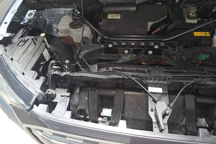 Used Audi Q4 e-tron 2022 50 e-tron quattro Visionary Edition Engine Bay Right