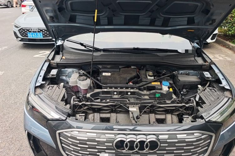 Used Audi Q4 e-tron 2022 40 e-tron Adventure Edition Engine Bay Right
