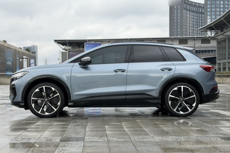 Used Audi Q4 e-tron 2022 50 e-tron quattro Creation Edition Exterior 1