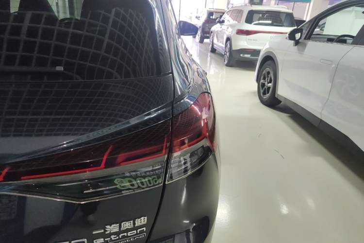 Used Audi Q4 e-tron 2022 50 e-tron quattro Visionary Edition Exterior 3