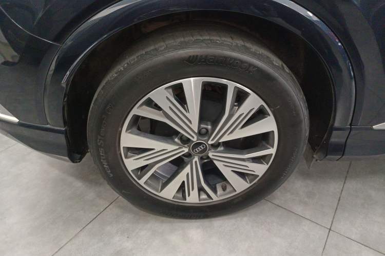 Used Audi Q4 e-tron 2022 40 e-tron Adventure Edition Exterior 5