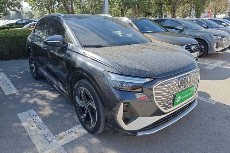 Used Audi Q4 e-tron 2022 50 e-tron quattro Visionary Edition Front Right 45 Deg