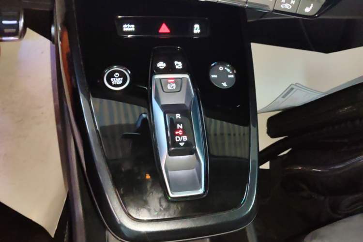 Used Audi Q4 e-tron 2022 50 e-tron quattro Visionary Edition Gear Lever