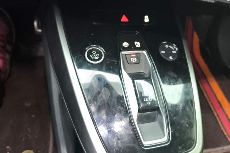 Used Audi Q4 e-tron 2022 40 e-tron Adventure Edition Gear Lever