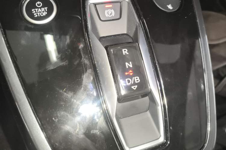 Used Audi Q4 e-tron 2022 50 e-tron quattro Visionary Edition Gear Lever