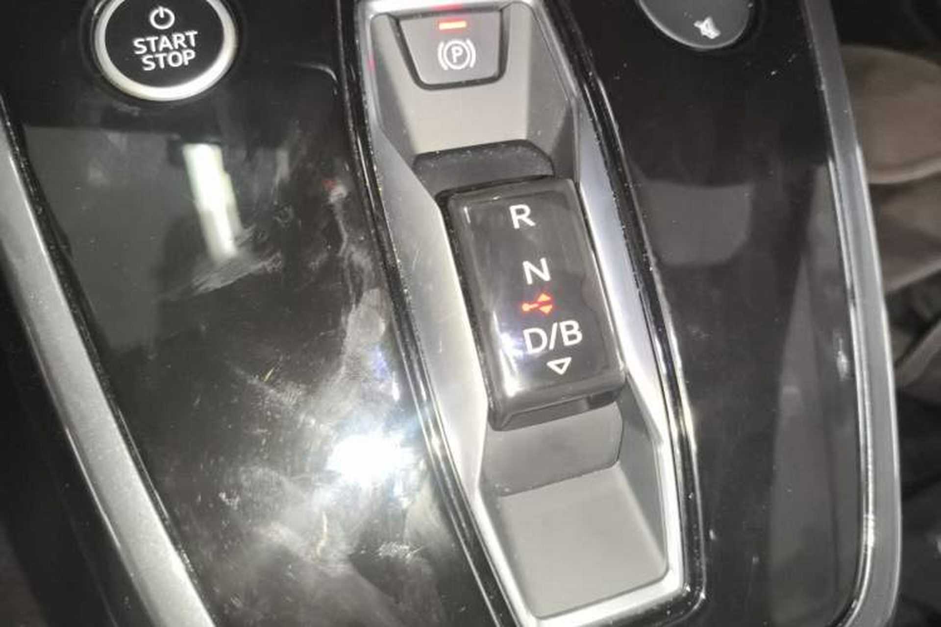 Used Audi Q4 e-tron 2022 50 e-tron quattro Visionary Edition Gear Lever