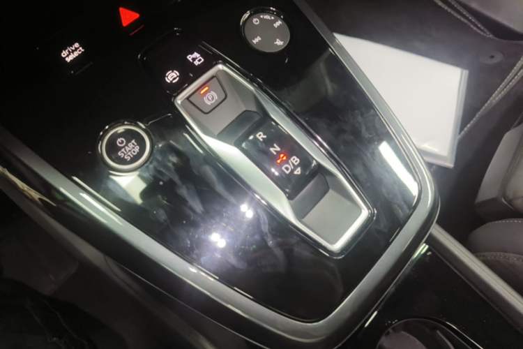 Used Audi Q4 e-tron 2022 40 e-tron Boundary Edition Gear Lever