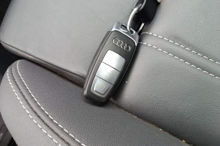 Used Audi Q4 e-tron 2022 40 e-tron Adventure Edition Interior 1