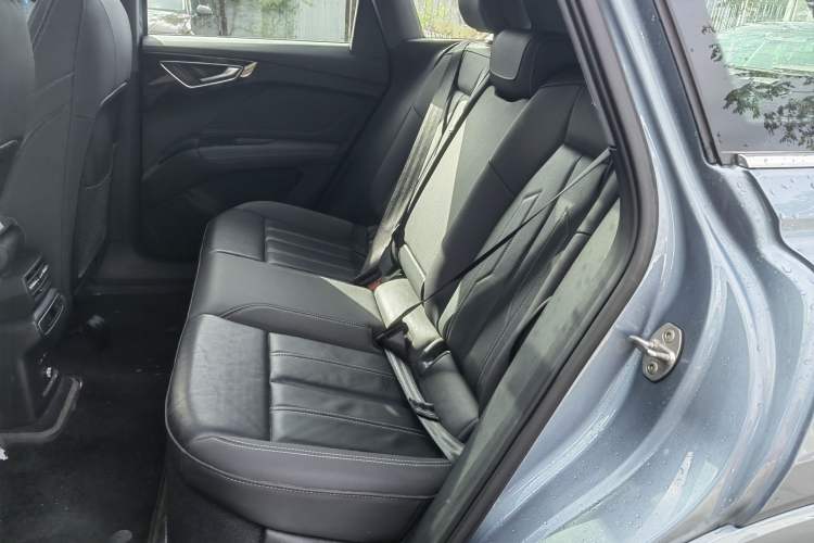 Used Audi Q4 e-tron 2022 40 e-tron Adventure Edition Interior 2