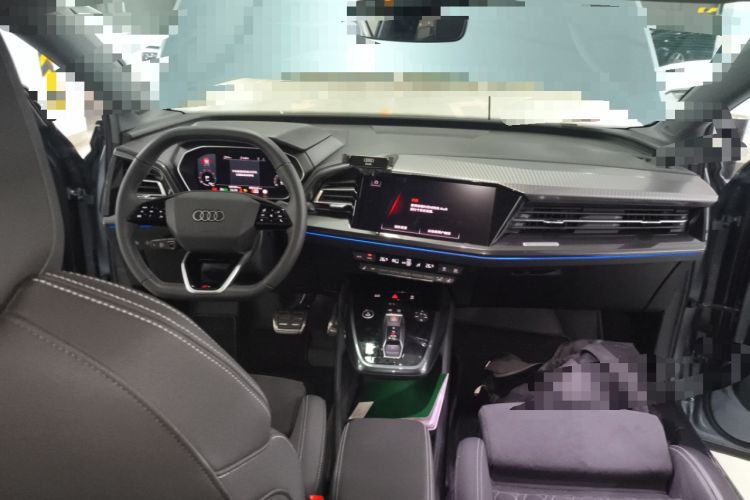 Used Audi Q4 e-tron 2022 50 e-tron quattro Visionary Edition Interior 2